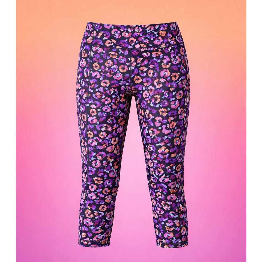Ladies Large Moisture Wicking Animal Print Athletic Capri Pants With Pockets